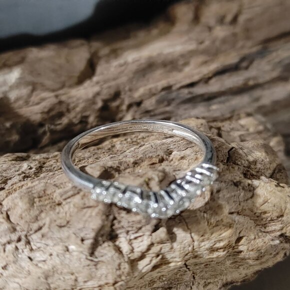 Jeulia Ring Size 9 Vintage Sterling Silver Stackable Wrap Moissanite Accents - Picture 6 of 15